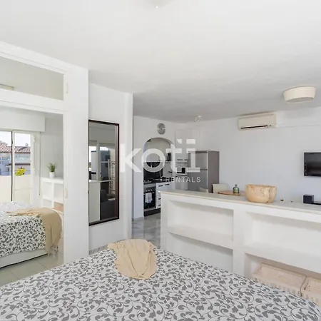 Apartmán Koti - Lovely Loft Swim Pool Sea Views